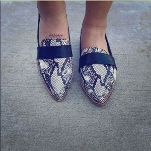 Re-Sale of these beautiful snake skin loafers!